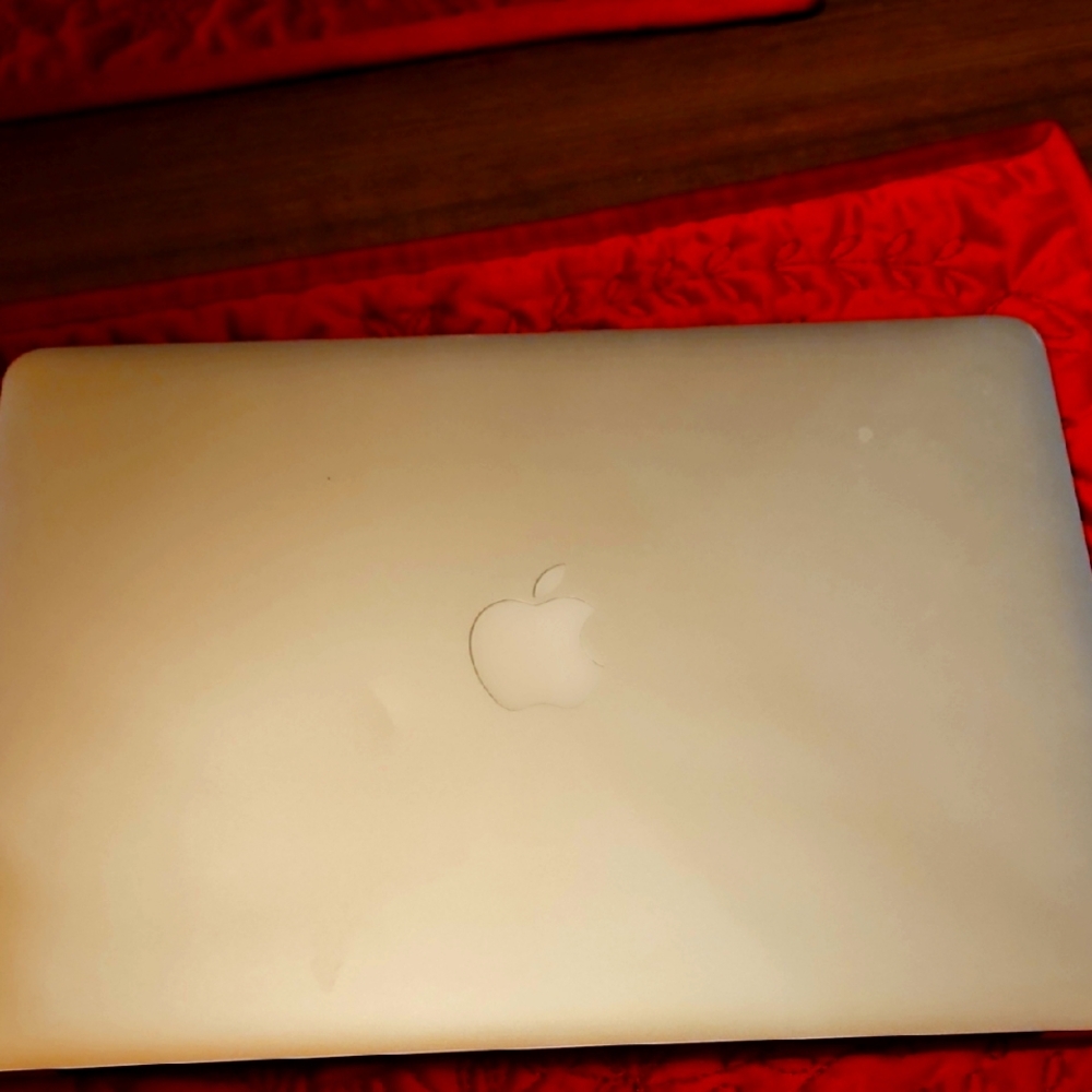 Apple MacBook - Silver